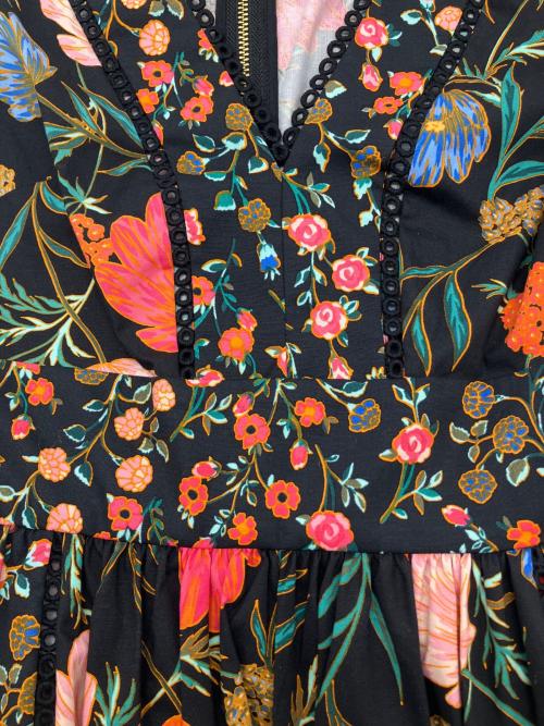 Kate Spade（ケイトスペード）Kate Spade (ケイトスペード) ノースリーブ・キャミソールワンピース　花柄 ブラック×レッドの古着・服飾アイテム