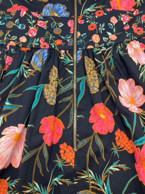 Kate Spade（ケイトスペード）Kate Spade (ケイトスペード) ノースリーブ・キャミソールワンピース　花柄 ブラック×レッドの古着・服飾アイテム
