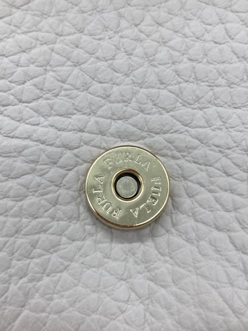 FURLA（フルラ）FURLA (フルラ) ショルダーバッグ ベージュの古着・服飾アイテム