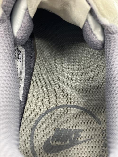 NIKE（ナイキ）NIKE (ナイキ) ローカットスニーカー　NIKE AIR MAX EXCEE（ナイキ エア マックス エクシー） ホワイト×グレー サイズ:26cmの古着・服飾アイテム