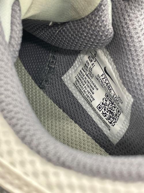 NIKE（ナイキ）NIKE (ナイキ) ローカットスニーカー　NIKE AIR MAX EXCEE（ナイキ エア マックス エクシー） ホワイト×グレー サイズ:26cmの古着・服飾アイテム