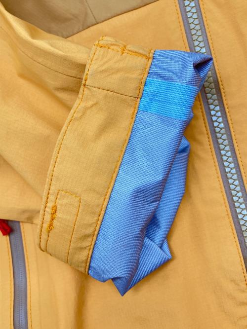 Columbia（コロンビア）Columbia (コロンビア) トレッキングウェア(レインウェア)　マウンテンズアーコーリングIVジャケット オレンジ サイズ:Sの古着・服飾アイテム