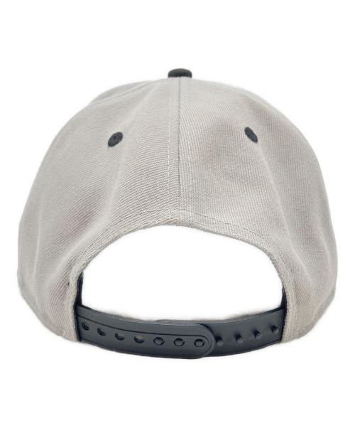 New Era（ニューエラ）New Era (ニューエラ) キャップ グレー×ブラック サイズ:M/Lの古着・服飾アイテム