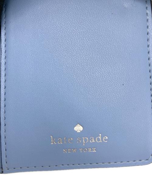 Kate Spade（ケイトスペード）Kate Spade (ケイトスペード) スペード リンク ミディアム コンパクト バイフォールド ウォレット（Spade Link Medium Compact Bifold Wallet） ブルーの古着・服飾アイテム