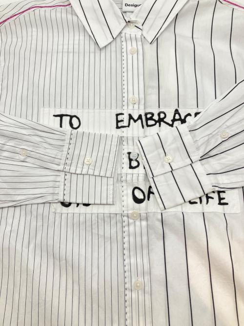 Desigual（デシグアル）Desigual (デシグアル) 長袖シャツ 　YOKOHAMA ホワイト サイズ:Ｍの古着・服飾アイテム