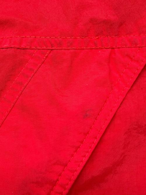 marlboro（マルボロ）marlboro (マルボロ) マウンテンパーカー　古着 レッド サイズ:XLの古着・服飾アイテム