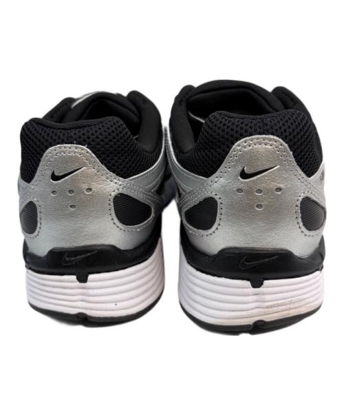 NIKE（ナイキ）NIKE (ナイキ) ローカットスニーカー シルバー×ブラック サイズ:27.5の古着・服飾アイテム