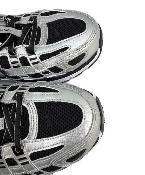 NIKE（ナイキ）NIKE (ナイキ) ローカットスニーカー シルバー×ブラック サイズ:27.5の古着・服飾アイテム
