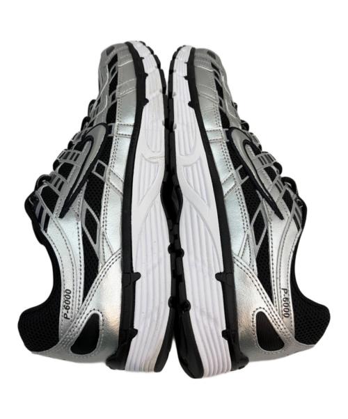 NIKE（ナイキ）NIKE (ナイキ) ローカットスニーカー シルバー×ブラック サイズ:27.5の古着・服飾アイテム