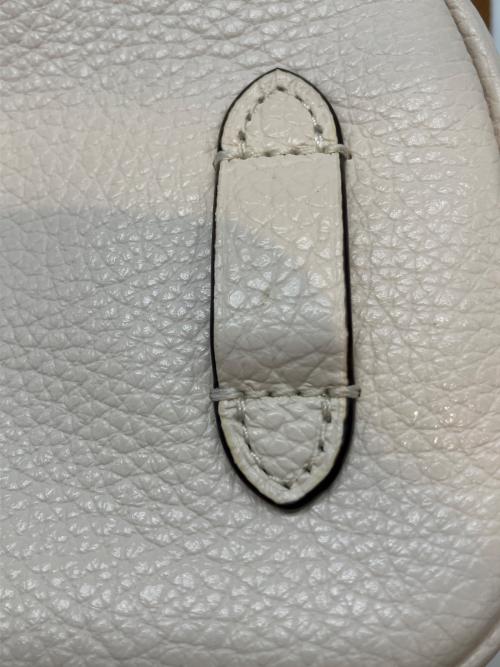 COACH（コーチ）COACH (コーチ) ロゴ入りショルダーバッグ アイボリーの古着・服飾アイテム