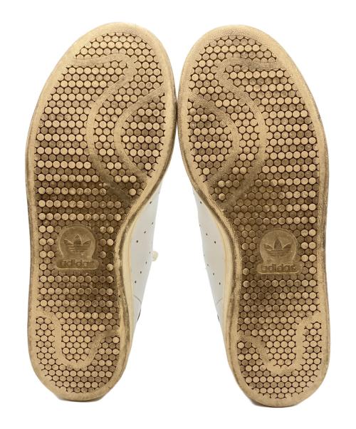 adidas（アディダス）adidas (アディダス) スニーカー ホワイト サイズ:27cmの古着・服飾アイテム