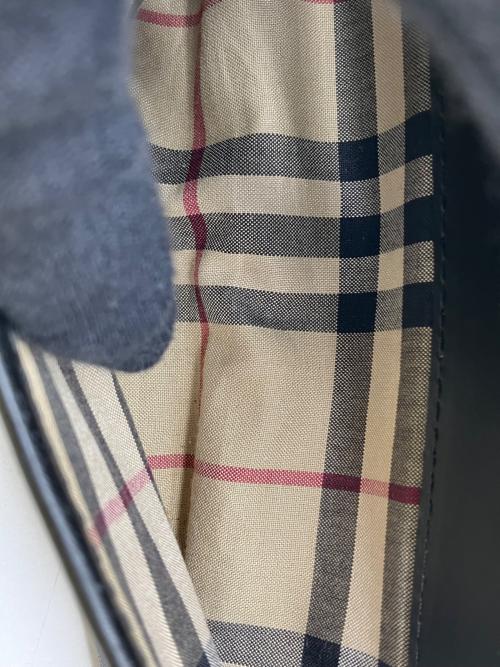 BURBERRY（バーバリー）BURBERRY (バーバリー) セカンドバッグ ブラックの古着・服飾アイテム