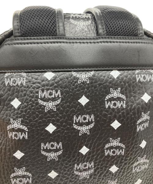 MCM（エムシーエム）MCM (エムシーエム) STARK BACKPACK MEDIUM WHITE LOGO VISETOS ブラックの古着・服飾アイテム