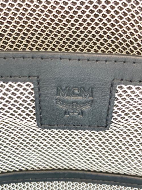 MCM（エムシーエム）MCM (エムシーエム) STARK BACKPACK MEDIUM WHITE LOGO VISETOS ブラックの古着・服飾アイテム