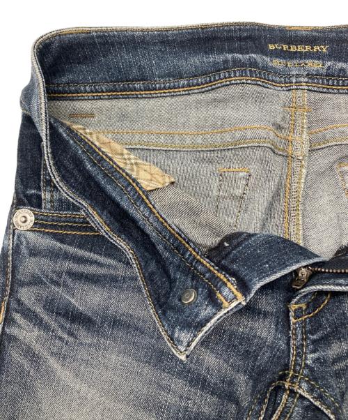 BURBERRY BLUE LABEL（バーバリー ブルー レーベル）BURBERRY BLUE LABEL (バーバリー ブルー レーベル) デニムパンツ インディゴ サイズ:38の古着・服飾アイテム