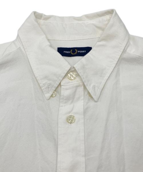 FRED PERRY（フレッドペリー）FRED PERRY (フレッドペリー) 半袖シャツ　Oxford Short Sleeve Shirt ホワイト サイズ:Lの古着・服飾アイテム