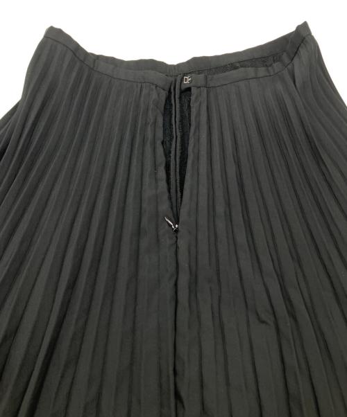 ISSEY MIYAKE WHITE LABEL（イッセイミヤケホワイトレーベル）ISSEY MIYAKE WHITE LABEL (イッセイミヤケホワイトレーベル) レースライニングプリーツスカート ブラック サイズ:2の古着・服飾アイテム