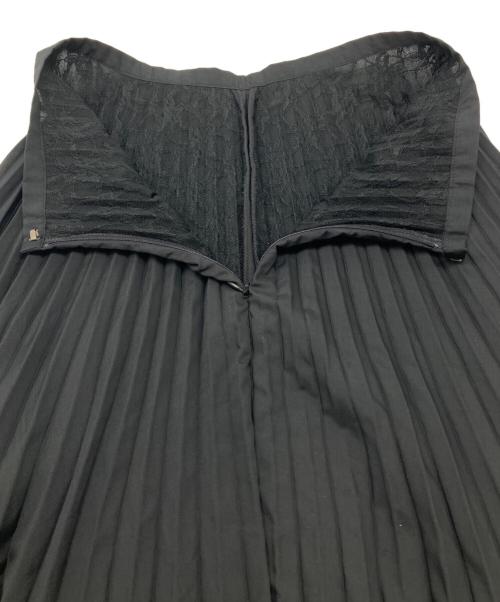 ISSEY MIYAKE WHITE LABEL（イッセイミヤケホワイトレーベル）ISSEY MIYAKE WHITE LABEL (イッセイミヤケホワイトレーベル) レースライニングプリーツスカート ブラック サイズ:2の古着・服飾アイテム