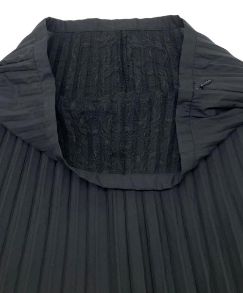 ISSEY MIYAKE WHITE LABEL（イッセイミヤケホワイトレーベル）ISSEY MIYAKE WHITE LABEL (イッセイミヤケホワイトレーベル) レースライニングプリーツスカート ブラック サイズ:2の古着・服飾アイテム