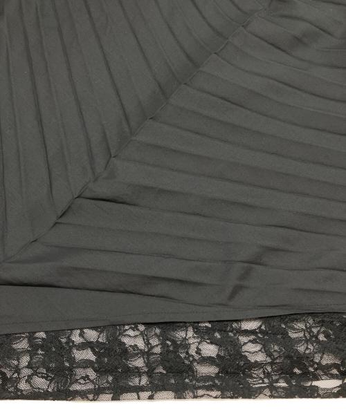 ISSEY MIYAKE WHITE LABEL（イッセイミヤケホワイトレーベル）ISSEY MIYAKE WHITE LABEL (イッセイミヤケホワイトレーベル) レースライニングプリーツスカート ブラック サイズ:2の古着・服飾アイテム