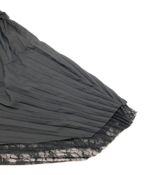 ISSEY MIYAKE WHITE LABEL（イッセイミヤケホワイトレーベル）ISSEY MIYAKE WHITE LABEL (イッセイミヤケホワイトレーベル) レースライニングプリーツスカート ブラック サイズ:2の古着・服飾アイテム