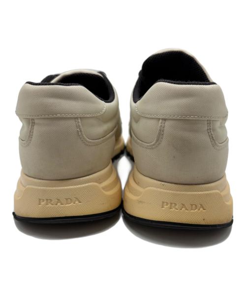 PRADA（プラダ）PRADA (プラダ) ローカットスニーカー ホワイト サイズ:25の古着・服飾アイテム