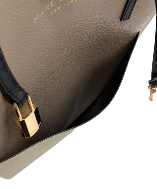 MARC JACOBS（マークジェイコブス）MARC JACOBS (マークジェイコブス) トートバッグ グレー×ホワイトの古着・服飾アイテム