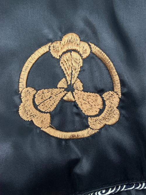 絡繰魂（カラクリダマシイ）絡繰魂 (カラクリダマシイ) 中綿ジャケット　刺繍装飾 ブラック サイズ:XXLの古着・服飾アイテム