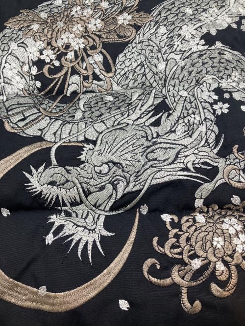 華鳥風月（カチョウフウゲツ）華鳥風月 (カチョウフウゲツ) 中綿ベスト　刺繍装飾 ブラック サイズ:XLの古着・服飾アイテム