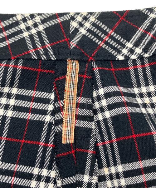 BURBERRY LONDON（バーバリーロンドン）BURBERRY LONDON (バーバリーロンドン) チェックスカート ブラック×グレー サイズ:38の古着・服飾アイテム