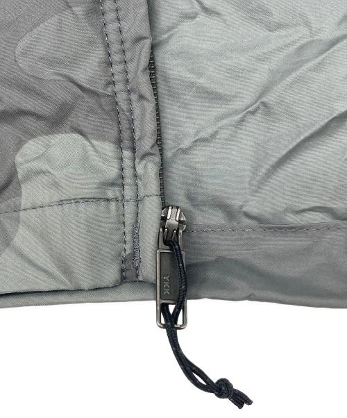 Patagonia（パタゴニア）Patagonia (パタゴニア) ジャケット　Light & Variable Hoody グレー サイズ:Sの古着・服飾アイテム