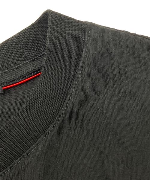 HUGO（ヒューゴ ボス）HUGO (ヒューゴ ボス) 半袖カットソー ブラック×ホワイト×レッド サイズ:Lの古着・服飾アイテム