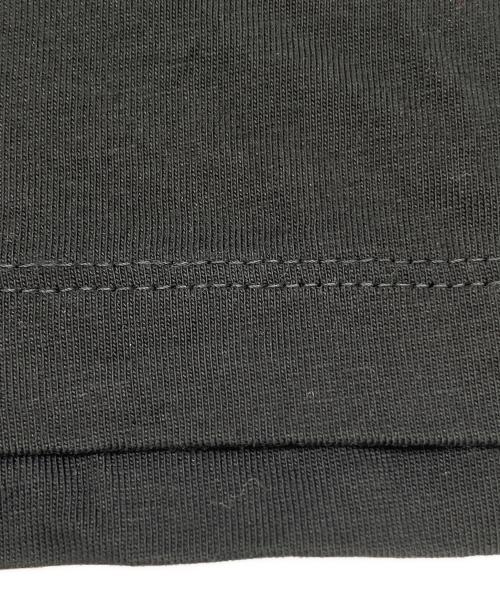 HUGO（ヒューゴ ボス）HUGO (ヒューゴ ボス) 半袖カットソー ブラック×ホワイト×レッド サイズ:Lの古着・服飾アイテム