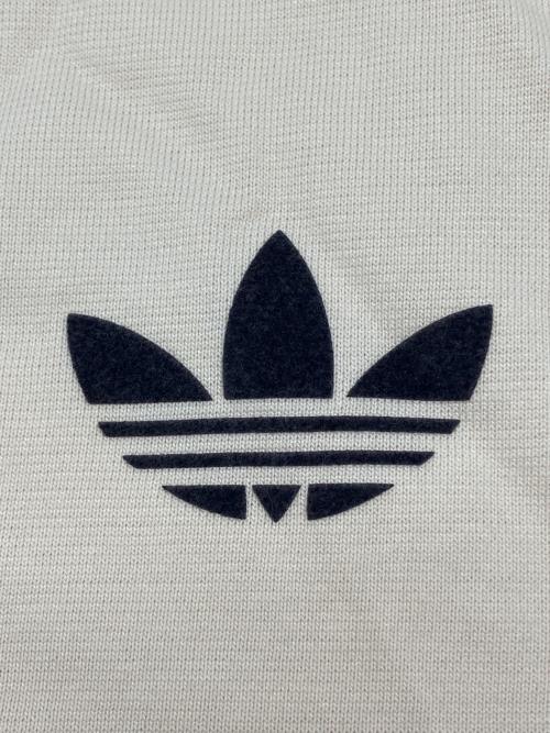adidas（アディダス）adidas (アディダス) ユベントス (ユベントス) 半袖カットソー アイボリー×グレー サイズ:Lの古着・服飾アイテム
