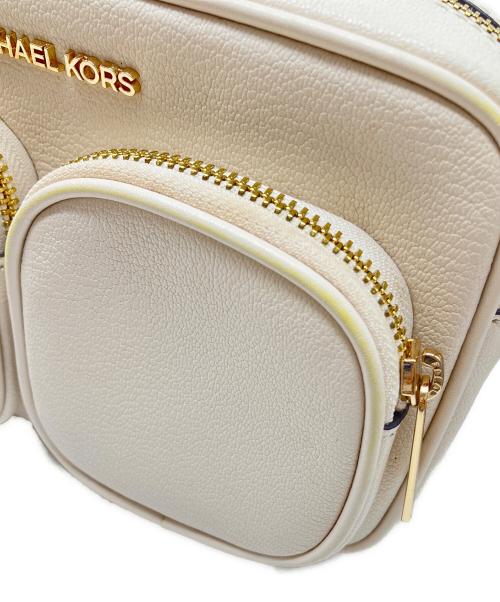MICHAEL KORS（マイケルコース）MICHAEL KORS (マイケルコース) ショルダーバッグ ホワイトの古着・服飾アイテム