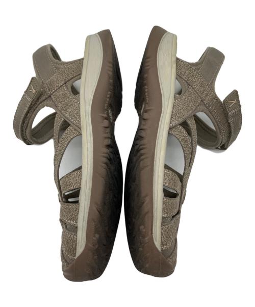 KEEN（キーン）KEEN (キーン) ローズ サンダル  グレー サイズ:24.5の古着・服飾アイテム