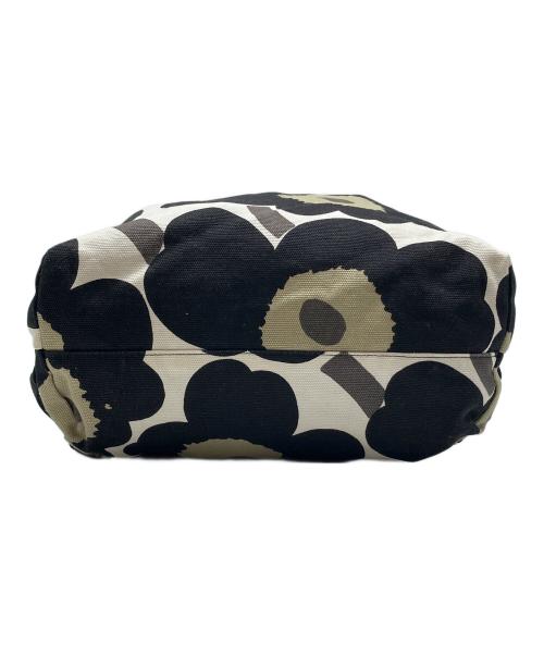 marimekko（マリメッコ）marimekko (マリメッコ) リュック ホワイト×ブラックの古着・服飾アイテム