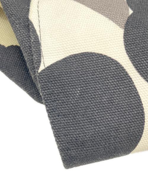marimekko（マリメッコ）marimekko (マリメッコ) リュック ホワイト×ブラックの古着・服飾アイテム