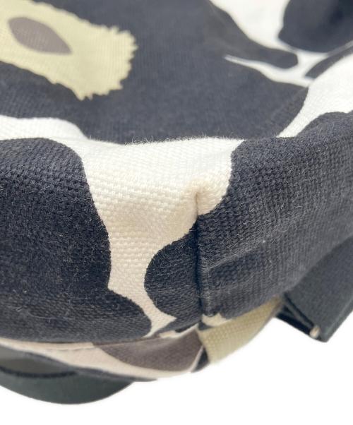 marimekko（マリメッコ）marimekko (マリメッコ) リュック ホワイト×ブラックの古着・服飾アイテム