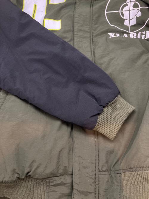 X-LARGE（エクストララージ）X-LARGE (エクストララージ) PUBLIC ENEMY (パブリック エネミー) 中綿ジャケット カーキ×ブラック サイズ:XLの古着・服飾アイテム