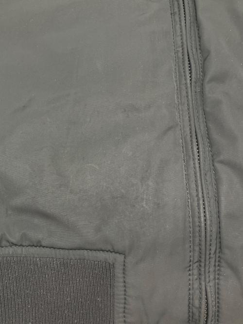 GUESS（ゲス）GUESS (ゲス) 中綿ジャケット ブラック サイズ:Lの古着・服飾アイテム