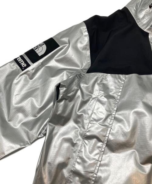 THE NORTH FACE（ザ ノース フェイス）THE NORTH FACE (ザ ノース フェイス) SUPREME (シュプリーム) Metallic Mountain Parka　18ss シルバー カラー サイズ:Lの古着・服飾アイテム