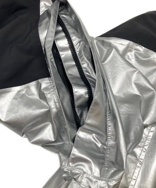 THE NORTH FACE（ザ ノース フェイス）THE NORTH FACE (ザ ノース フェイス) SUPREME (シュプリーム) Metallic Mountain Parka　18ss シルバー カラー サイズ:Lの古着・服飾アイテム
