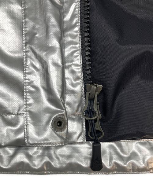 THE NORTH FACE（ザ ノース フェイス）THE NORTH FACE (ザ ノース フェイス) SUPREME (シュプリーム) Metallic Mountain Parka　18ss シルバー カラー サイズ:Lの古着・服飾アイテム