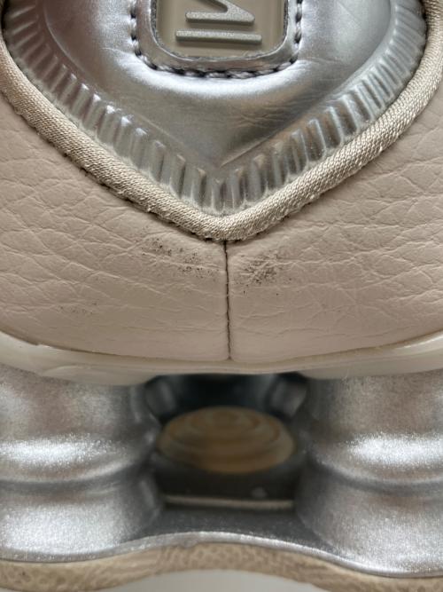 NIKE（ナイキ）NIKE (ナイキ) ローカットスニーカー 	ナイキ ショックス TL アイボリー サイズ:23.5㎝の古着・服飾アイテム
