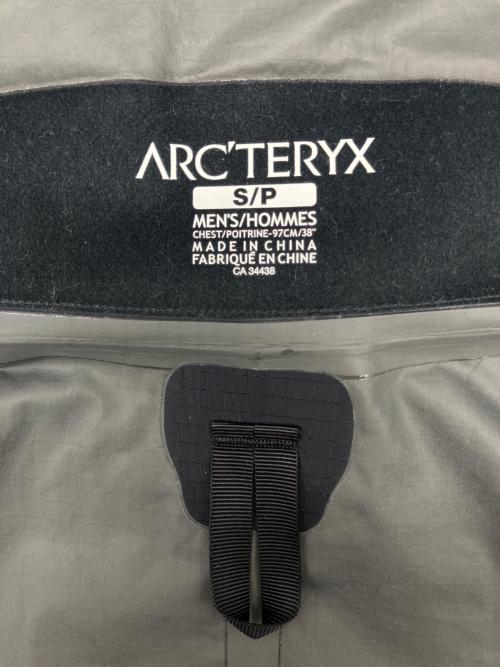 ARC'TERYX（アークテリクス）ARC'TERYX (アークテリクス) マウンテンパーカー　BETA SL JACKET ブラック サイズ:Sの古着・服飾アイテム