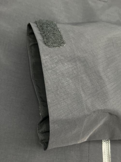 ARC'TERYX（アークテリクス）ARC'TERYX (アークテリクス) マウンテンパーカー　BETA SL JACKET ブラック サイズ:Sの古着・服飾アイテム