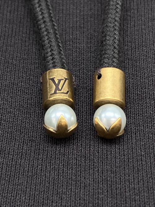 LOUIS VUITTON（ルイ ヴィトン）LOUIS VUITTON (ルイ ヴィトン) パールエンベリッシュド プルオーバーパーカー ブラック サイズ:Ｍの古着・服飾アイテム