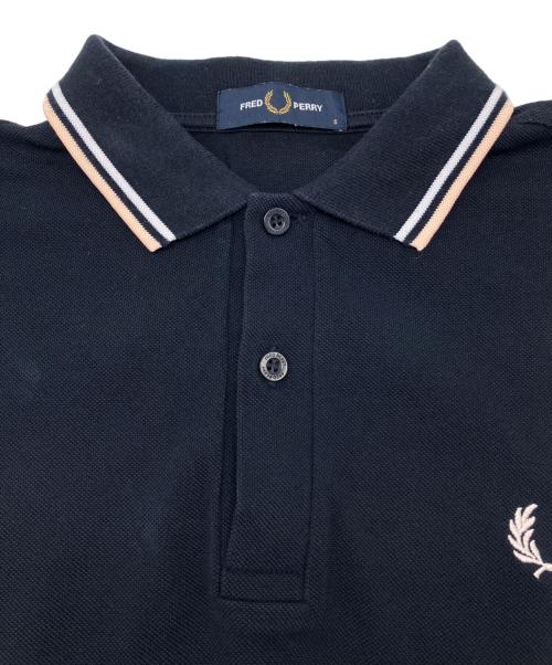 FRED PERRY（フレッドペリー）FRED PERRY (フレッドペリー) ポロシャツ ネイビー×ホワイト サイズ:Sの古着・服飾アイテム