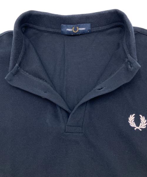 FRED PERRY（フレッドペリー）FRED PERRY (フレッドペリー) ポロシャツ ネイビー×ホワイト サイズ:Sの古着・服飾アイテム